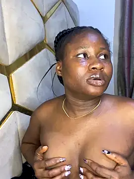 Snapshot of catty3232 chatting on October 13, 12:43 am catty3232 online show from October 13, 12:43 am