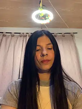 Estefani 32 online show from March 12, 11:11 pm