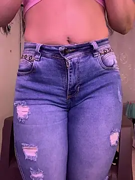 Estefani 32 online show from June 10, 5:01 pm