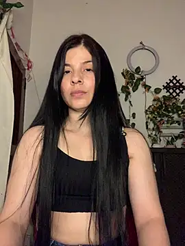 Estefani 32 online show from July 1, 6:40 pm