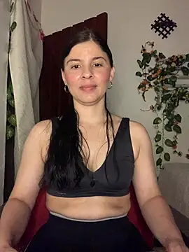 Estefani 32 online show from July 10, 12:15 am