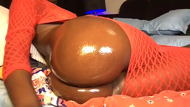 Snapshot of choco_petite chatting on July 25, 4:21 am choco petite online show from July 25, 4:21 am