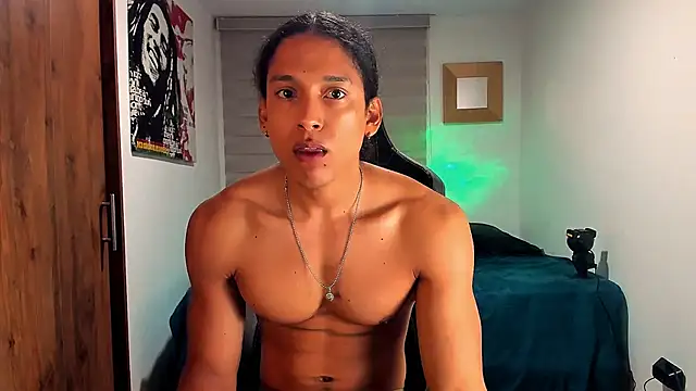 Snapshot of Liam_V chatting on January 23, 9:39 am Liam V online show from January 23, 9:39 am