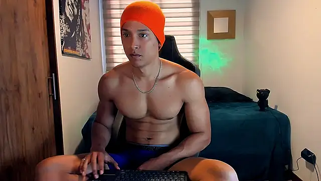 Snapshot of Liam_V chatting on January 25, 1:41 pm Liam V online show from January 25, 1:41 pm