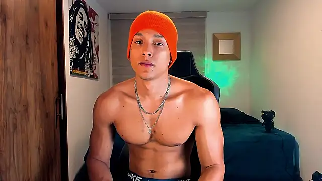 Snapshot of Liam_V chatting on January 31, 11:24 am Liam V online show from January 31, 11:24 am