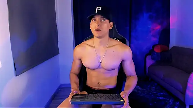 Snapshot of Liam_V chatting on March 20, 4:18 am Liam V online show from March 20, 4:18 am