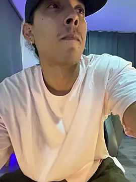 Liam V online show from March 11, 3:34 am