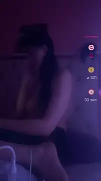 Snapshot of Flossy_Vettie chatting on October 25, 12:40 am Flossy Vettie online show from October 25, 12:40 am