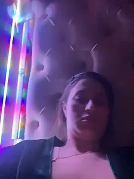 Snapshot of Flossy_Vettie chatting on November 6, 7:04 pm Flossy Vettie online show from November 6, 7:04 pm