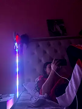 Snapshot of Flossy_Vettie chatting on November 19, 3:34 pm Flossy Vettie online show from November 19, 3:34 pm