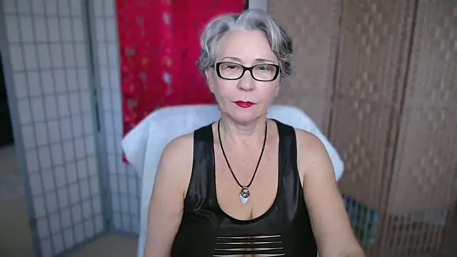 petradaniels online show from July 8, 8:02 pm