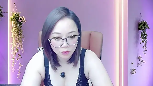 Snapshot of Giuliam chatting on August 1, 6:34 am Giuliam online show from August 1, 6:34 am
