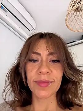 Snapshot of SamyJones9 chatting on November 16, 7:03 am SamyJones9 online show from November 16, 7:03 am