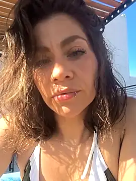 Snapshot of SamyJones9 chatting on December 17, 8:04 pm SamyJones9 online show from December 17, 8:04 pm