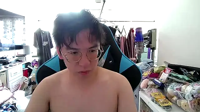 Snapshot of charlie_xdd chatting on March 28, 5:40 am charlie xdd online show from March 28, 5:40 am