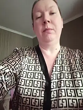 Snapshot of GoddessLara chatting on June 5, 1:12 am GoddessLara online show from June 5, 1:12 am