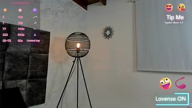 Snapshot of SusanRodriguez_ chatting on December 14, 12:01 am SusanRodriguez  online show from December 14, 12:01 am