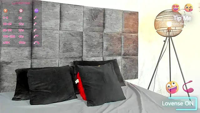 Snapshot of SusanRodriguez_ chatting on December 17, 7:59 pm SusanRodriguez  online show from December 17, 7:59 pm