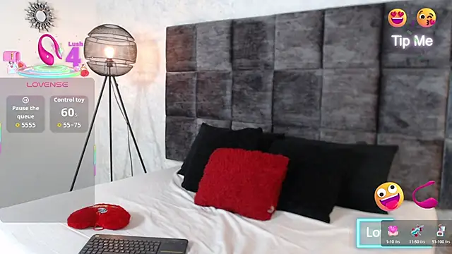 Snapshot of SusanRodriguez_ chatting on October 7, 9:45 pm SusanRodriguez  online show from October 7, 9:45 pm