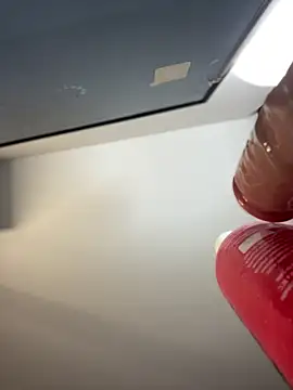 Snapshot of Emmily_19 chatting on February 27, 11:05 pm Emmily 19 online show from February 27, 11:05 pm