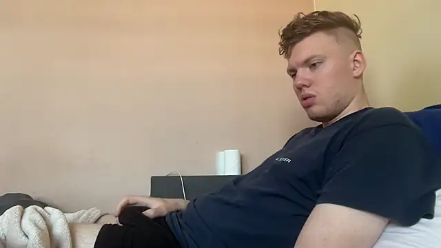 Snapshot of sexybooii6968 chatting on October 8, 8:45 am sexybooii6968 online show from October 8, 8:45 am