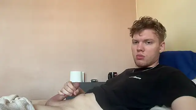 Snapshot of sexybooii6968 chatting on November 5, 9:31 am sexybooii6968 online show from November 5, 9:31 am