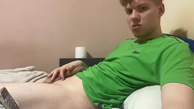 Snapshot of sexybooii6968 chatting on December 4, 2:59 pm sexybooii6968 online show from December 4, 2:59 pm