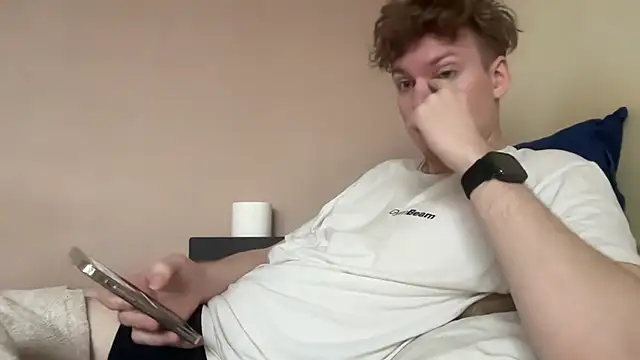 Snapshot of sexybooii6968 chatting on December 15, 10:19 am sexybooii6968 online show from December 15, 10:19 am