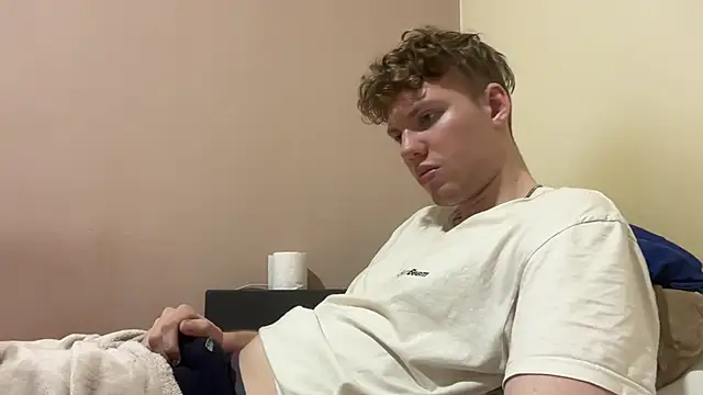 Snapshot of sexybooii6968 chatting on December 16, 2:44 pm sexybooii6968 online show from December 16, 2:44 pm