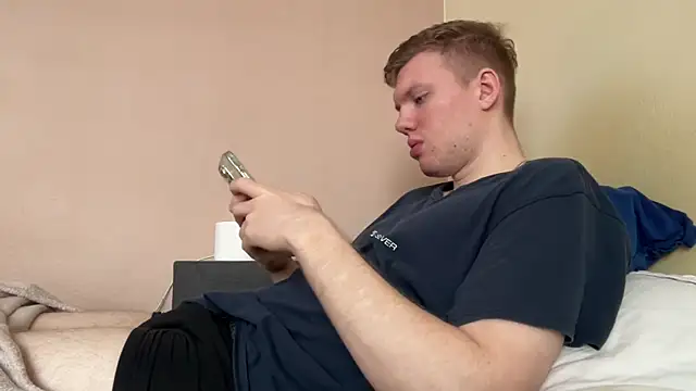 Snapshot of sexybooii6968 chatting on January 7, 9:34 am sexybooii6968 online show from January 7, 9:34 am