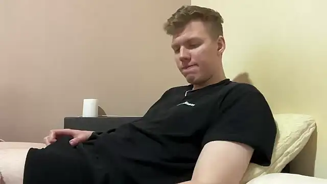 Snapshot of sexybooii6968 chatting on January 11, 5:40 pm sexybooii6968 online show from January 11, 5:40 pm