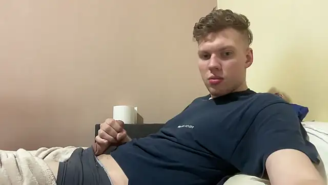 Snapshot of sexybooii6968 chatting on February 28, 9:38 pm sexybooii6968 online show from February 28, 9:38 pm