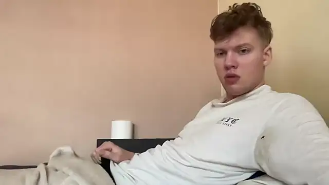 Snapshot of sexybooii6968 chatting on March 5, 10:11 am sexybooii6968 online show from March 5, 10:11 am