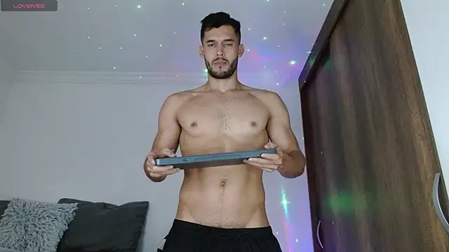 Noah jhonsonn online show from February 18, 3:10 pm