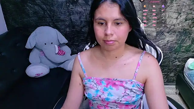 Snapshot of olivia_love_ chatting on May 13, 7:00 pm olivia love online show from May 13, 7:00 pm