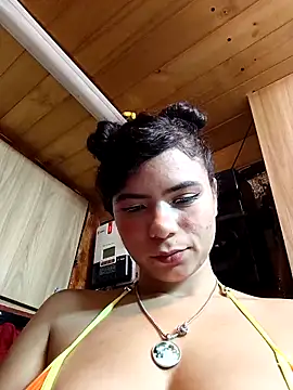 Simone Miller online show from February 13, 10:00 pm