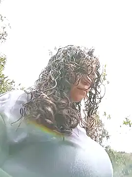 Simone Miller online show from October 1, 3:40 pm