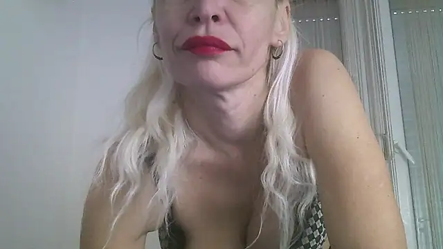 EvaaMina online show from January 5, 8:32 am