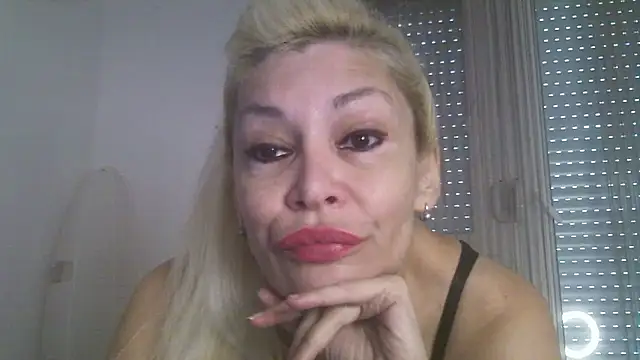 EvaaMina online show from October 20, 11:10 am