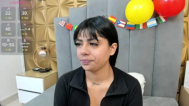 Snapshot of melani_dream chatting on June 29, 1:44 pm melani dream online show from June 29, 1:44 pm