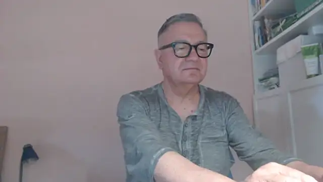 Snapshot of YOU6me chatting on July 1, 2:29 pm YOU6me online show from July 1, 2:29 pm