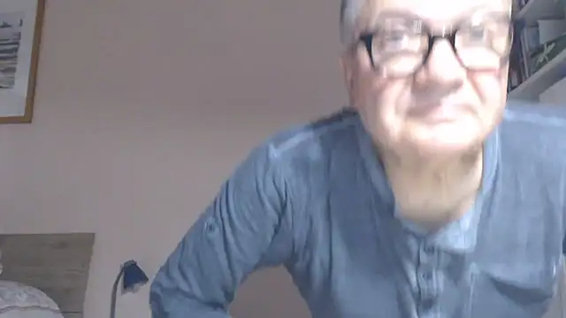 Snapshot of YOU6me chatting on August 3, 8:24 am YOU6me online show from August 3, 8:24 am