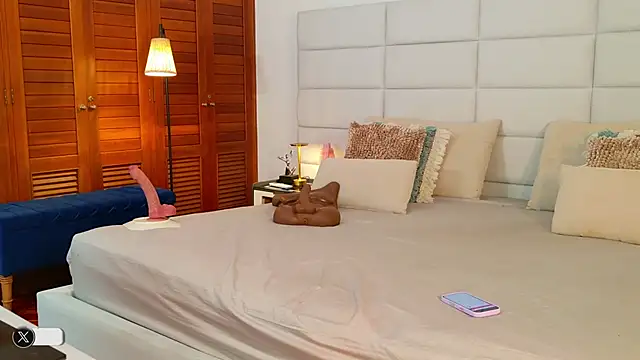 lissetlong69 online show from December 21, 1:24 am