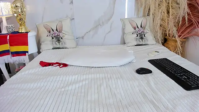 hannahill69 online show from June 18, 9:14 am
