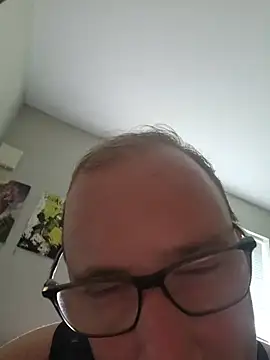 Snapshot of gdawg78 chatting on July 27, 4:58 pm gdawg78 online show from July 27, 4:58 pm