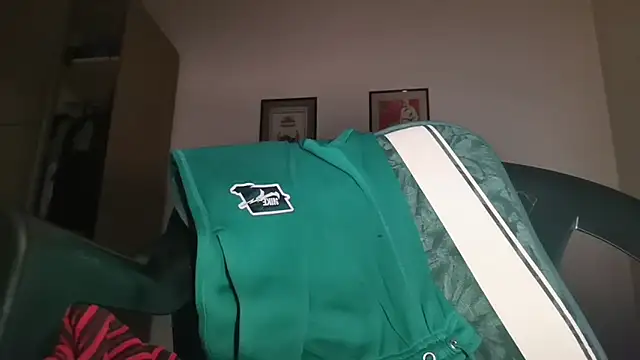 Snapshot of Lucas1andOnly4Girl chatting on December 21, 1:46 am Lucas1andOnly4Girl online show from December 21, 1:46 am