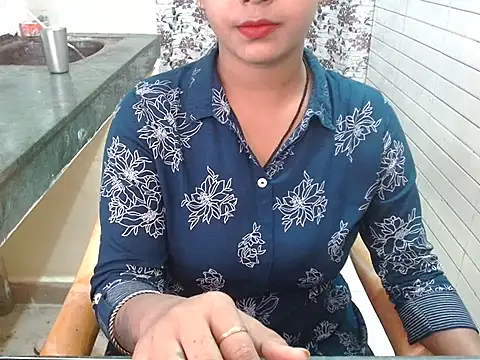 LovingPihu online show from October 14, 5:30 am