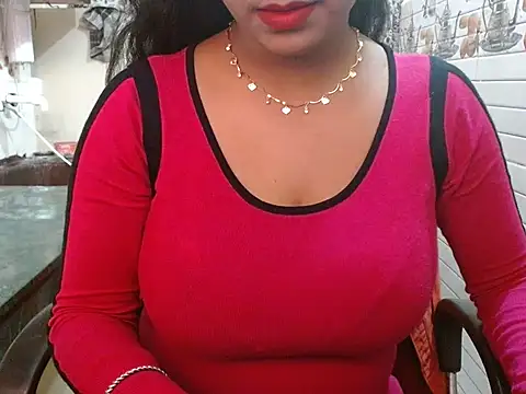 Snapshot of LovingPihu chatting on December 2, 5:35 am LovingPihu online show from December 2, 5:35 am