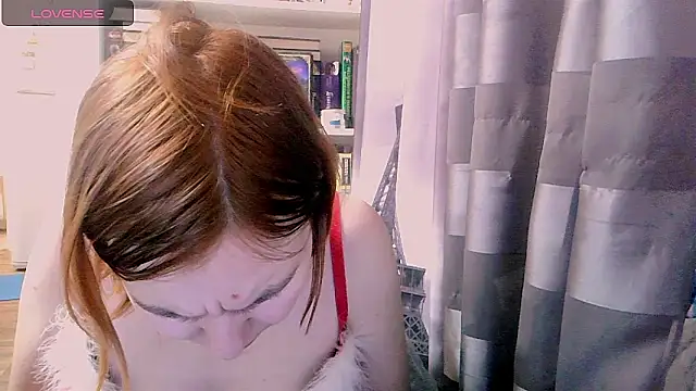 BrattyFoxyGirl online show from December 25, 7:24 pm