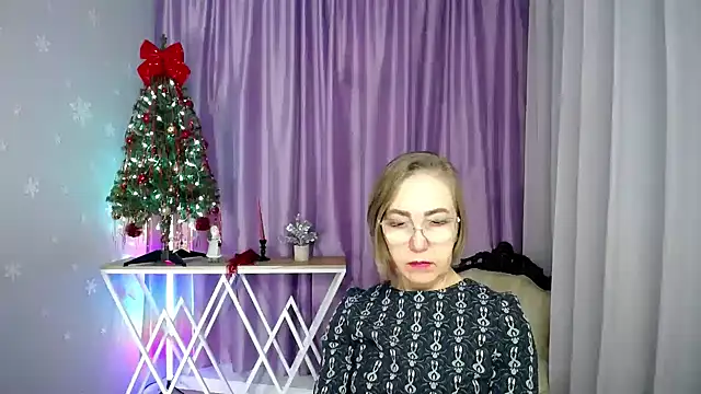 queen a n i online show from January 16, 10:41 am